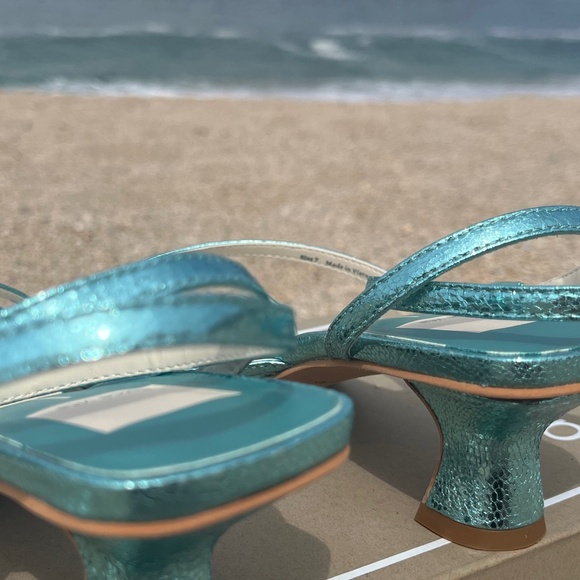 Dolce Vita Baylor Sandal - Electric Blue - Picture 3 of 7